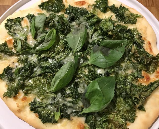 羽衣甘蓝薄脆披萨 Crispy Kale Pizza的做法