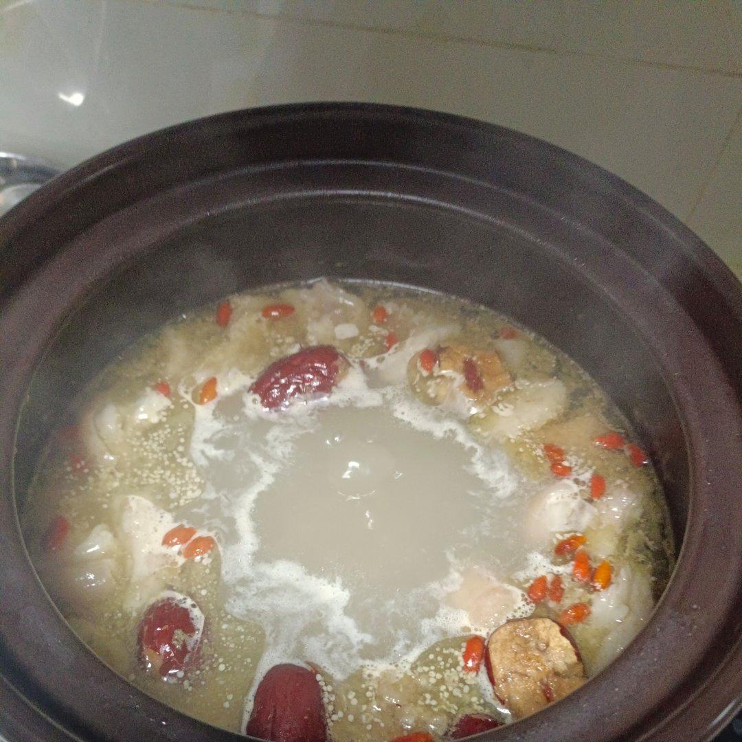 清炖滋补羊排汤