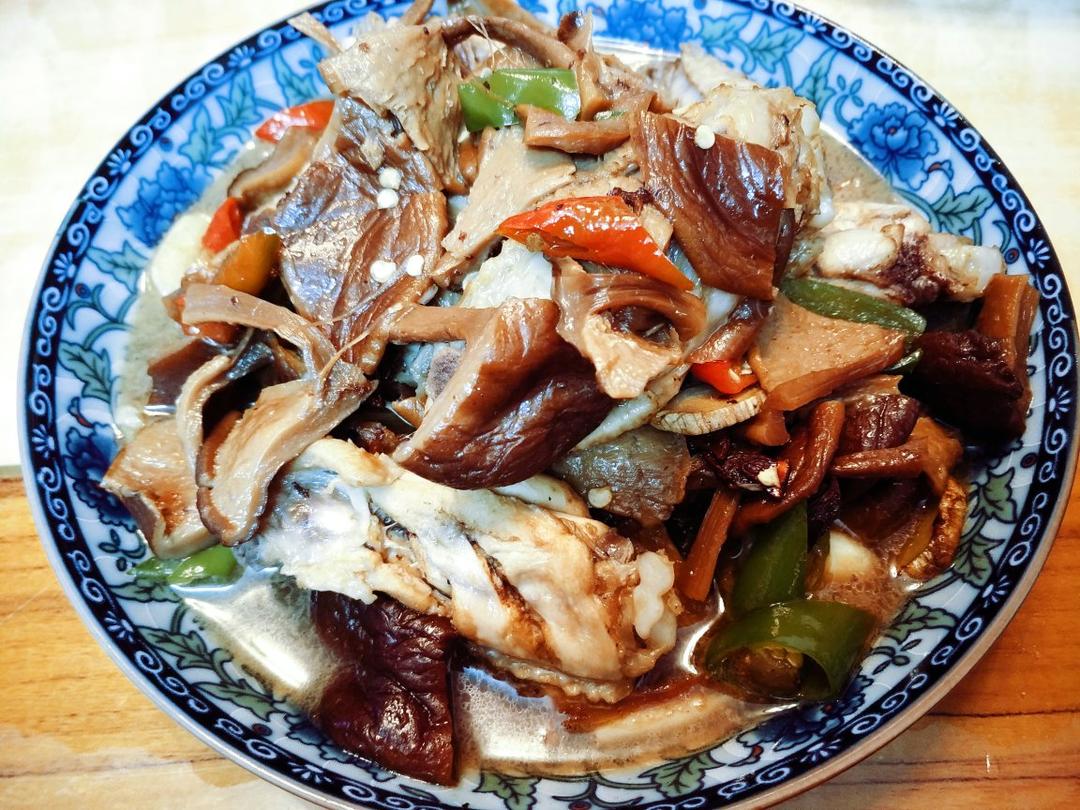 香菇炖鸡翅