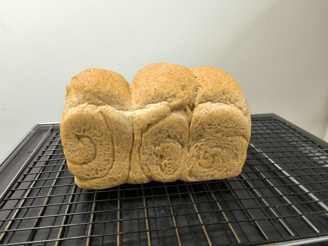 柔软的全麦面包（低糖低油）