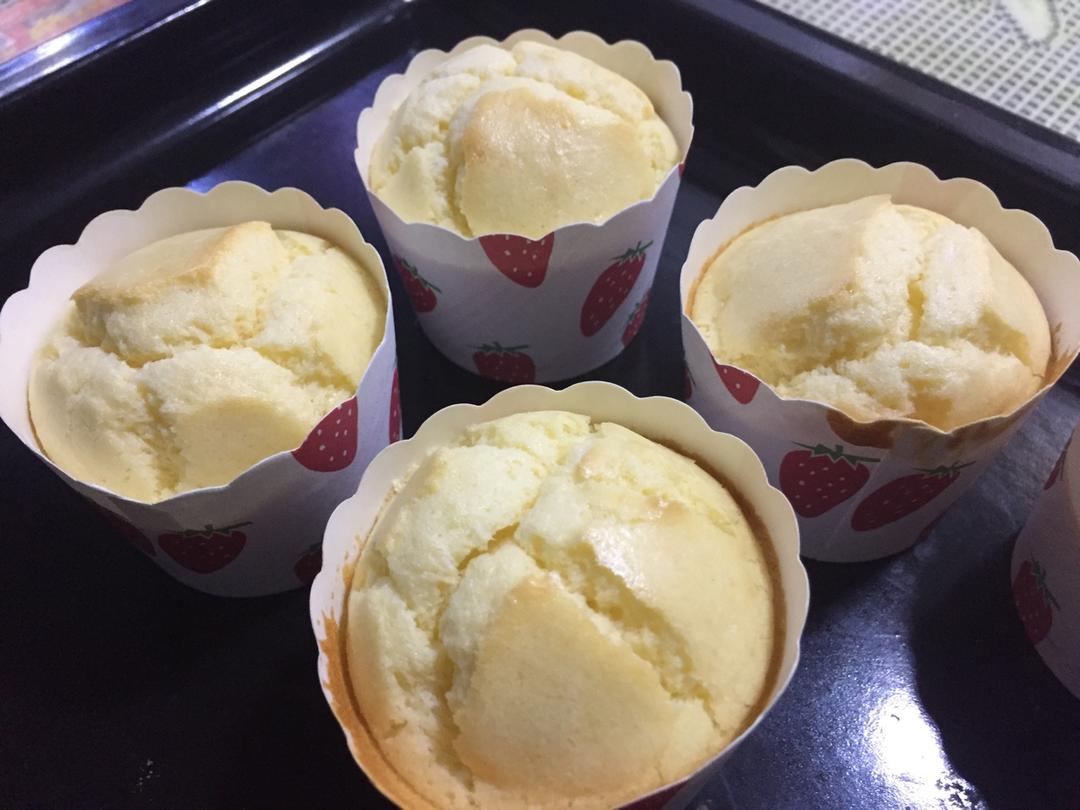 棉花纸杯蛋糕