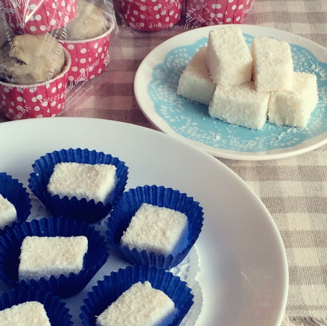 椰丝牛奶小方糕