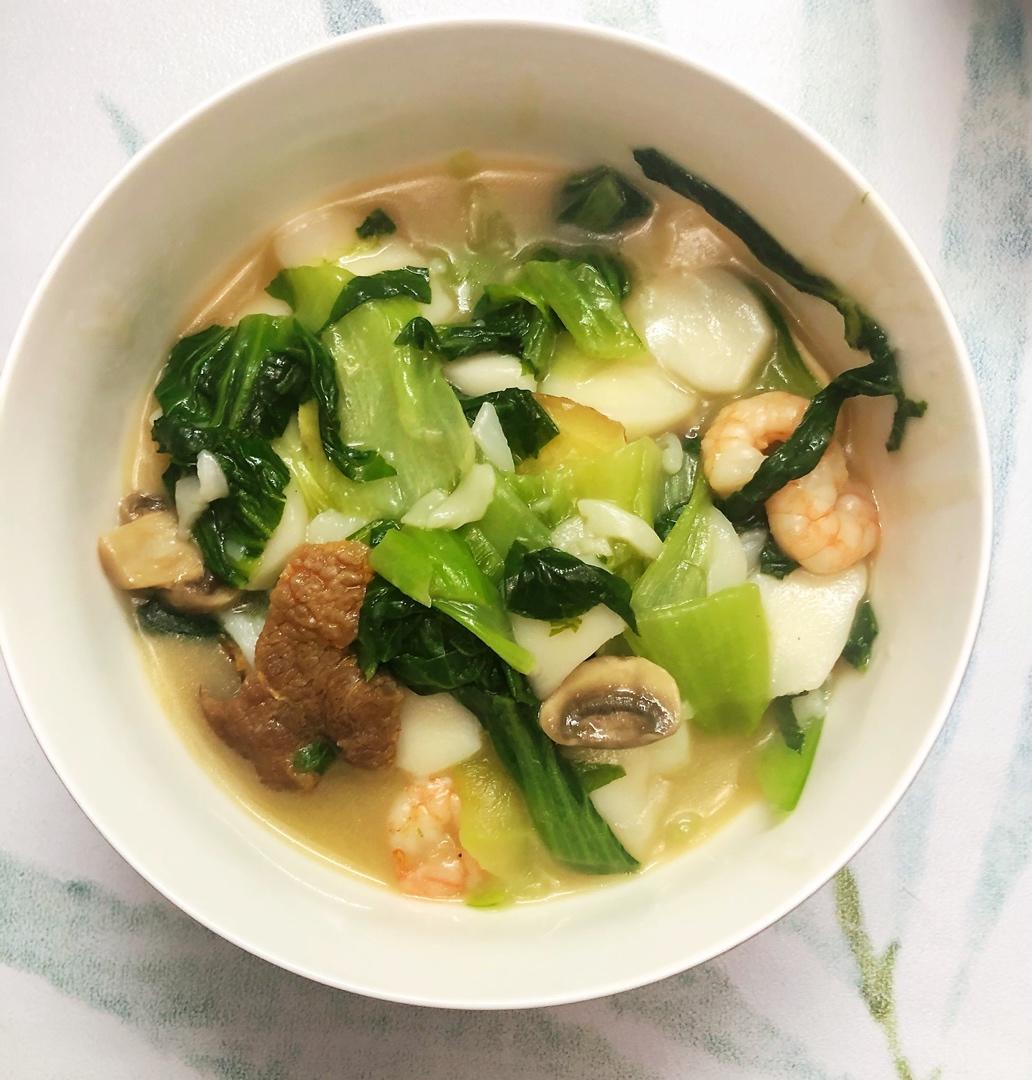 家的味道：青菜肉丝年糕汤