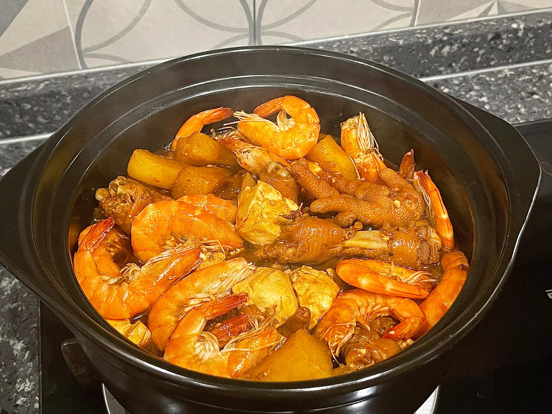 复刻某胖子158鸡爪煲，在家做要花多少