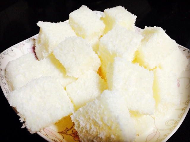 完胜85度C牛奶椰丝小方