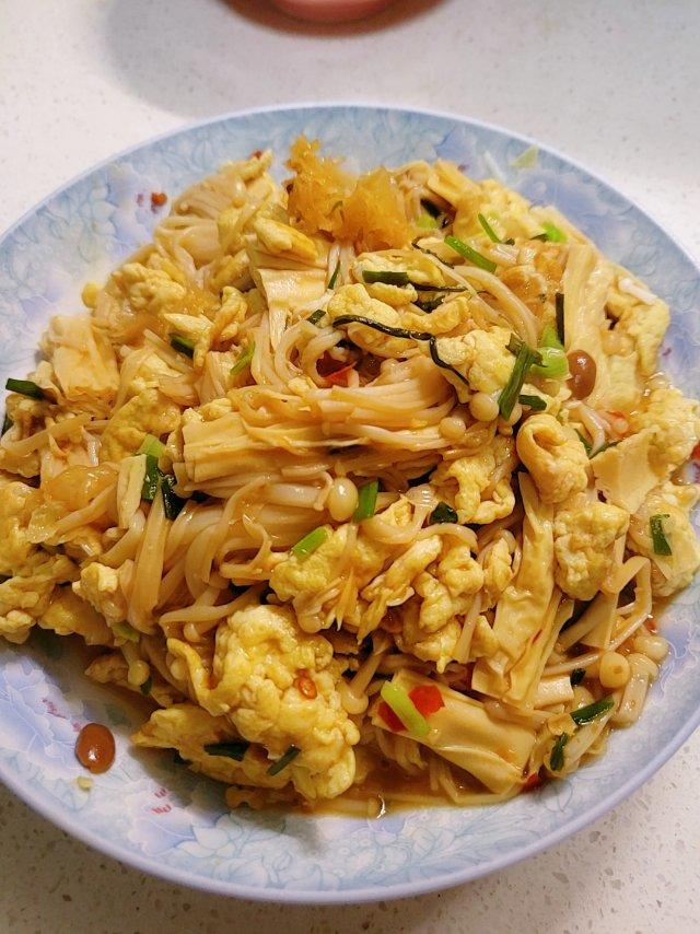 金针菇炒鸡蛋