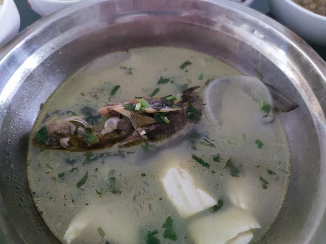 厨师长教你：“鲫鱼豆腐汤”的家常做法，满满的烹饪原理