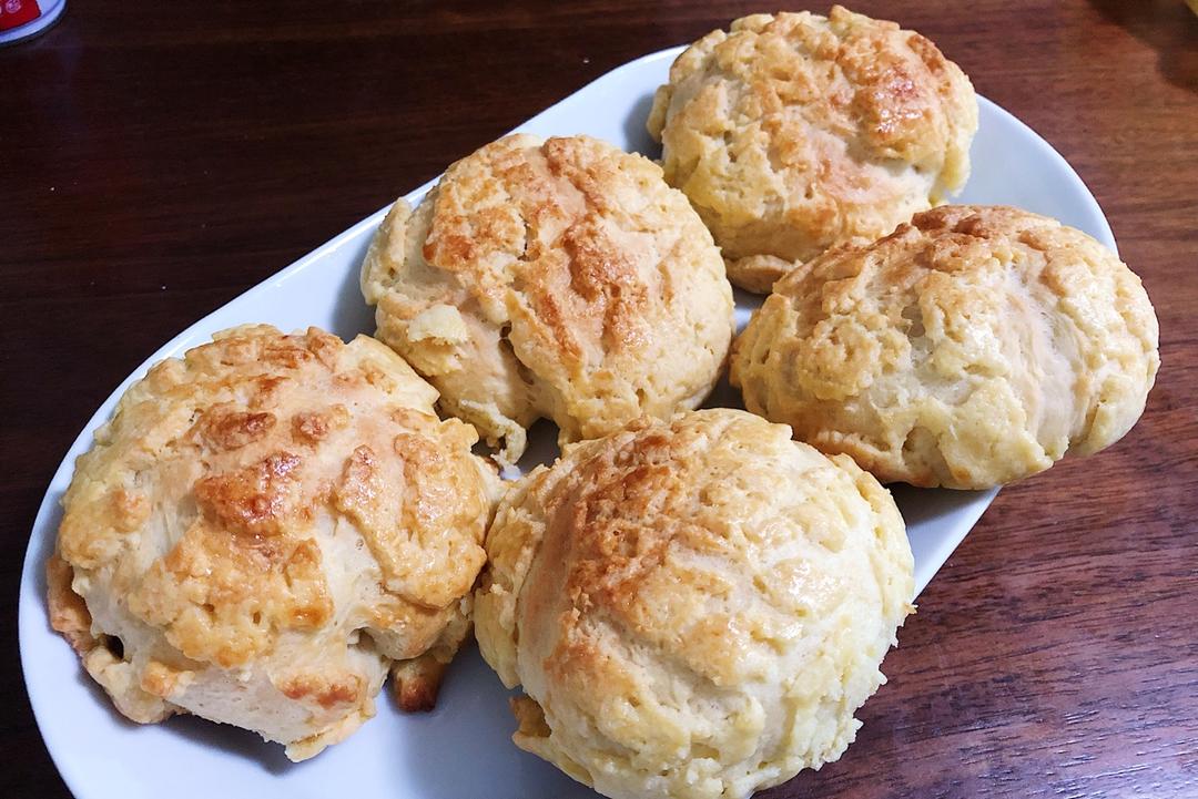 好吃到炸裂的港式菠萝包（附带制作酥皮的小视频）