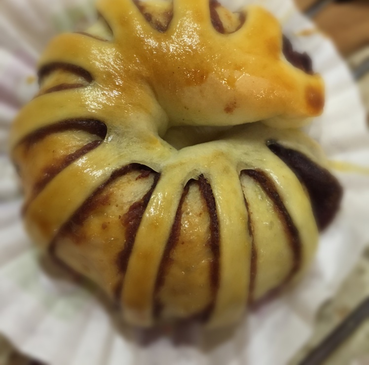 #视频#德普烤箱食谱：花式豆沙面包圈