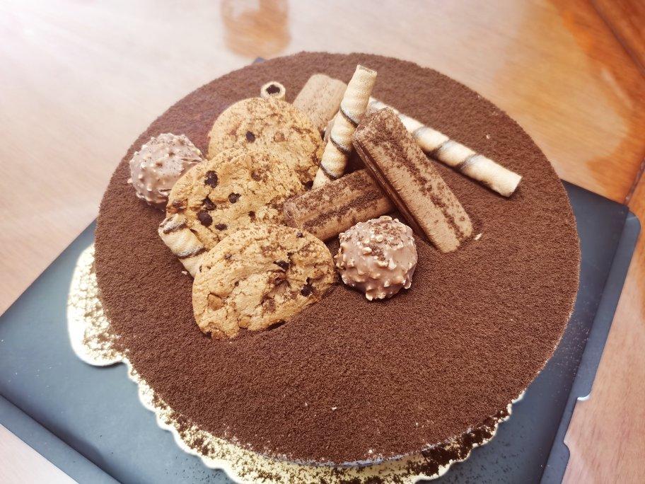 茜茜826做的6寸牛奶奥利奥慕斯蛋糕