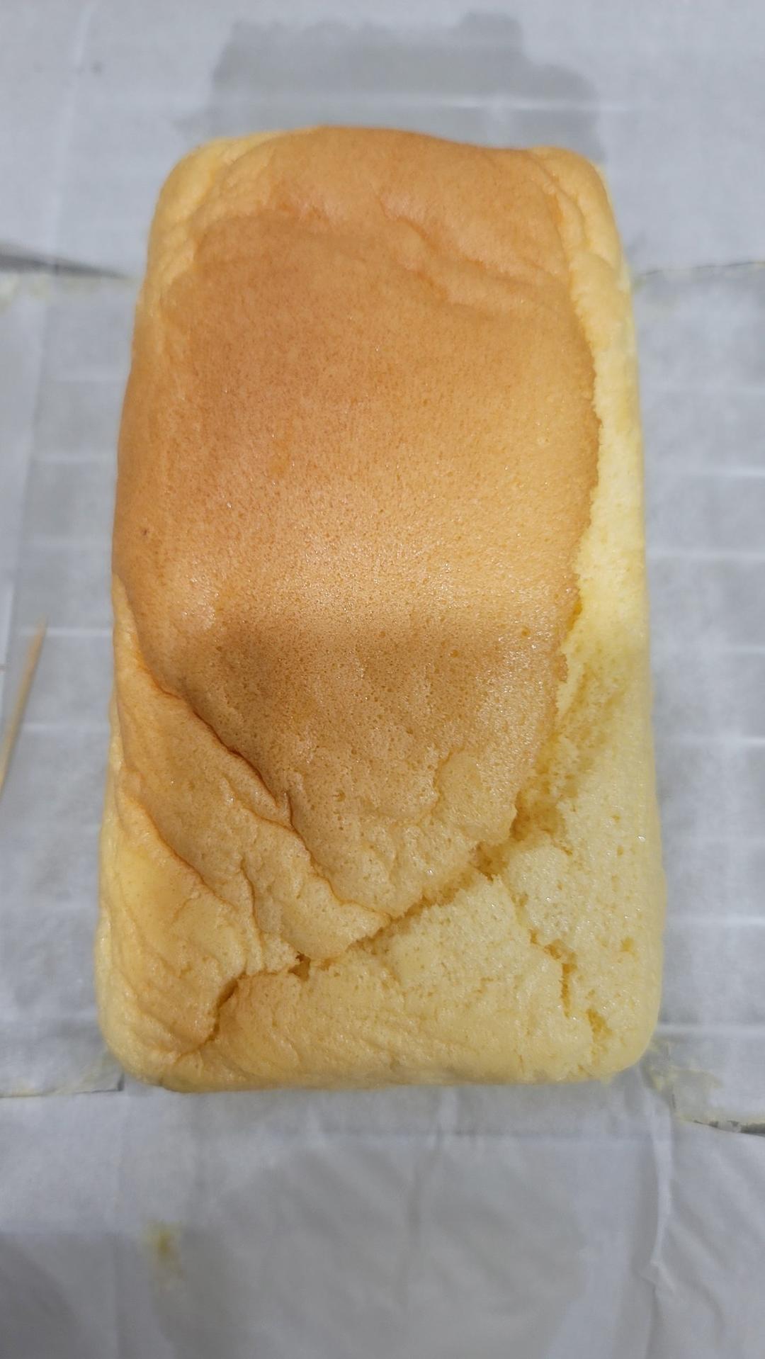堪比柯基屁股
爆浆芝士🧀古早蛋糕