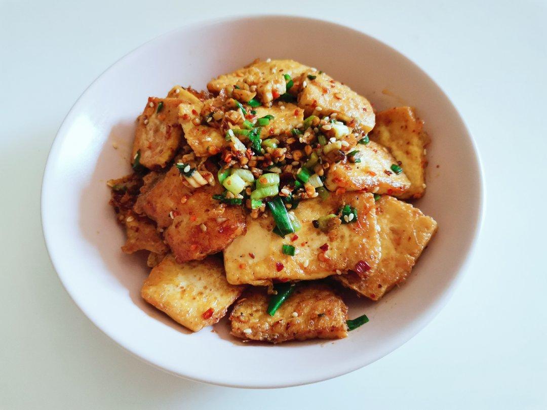 完胜路边摊：香煎孜然豆腐