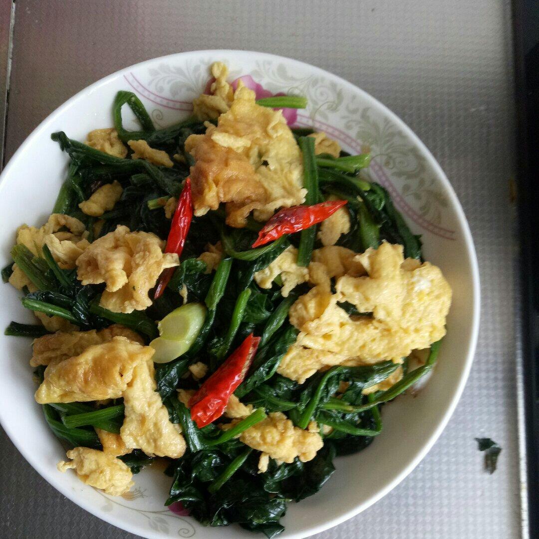 菠菜炒鸡蛋