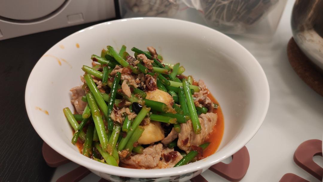 韭菜花炒肉