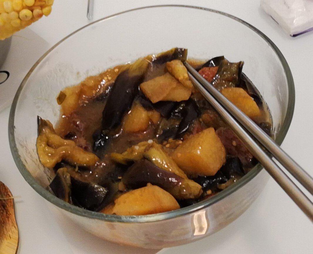 东北菜茄子炖土豆