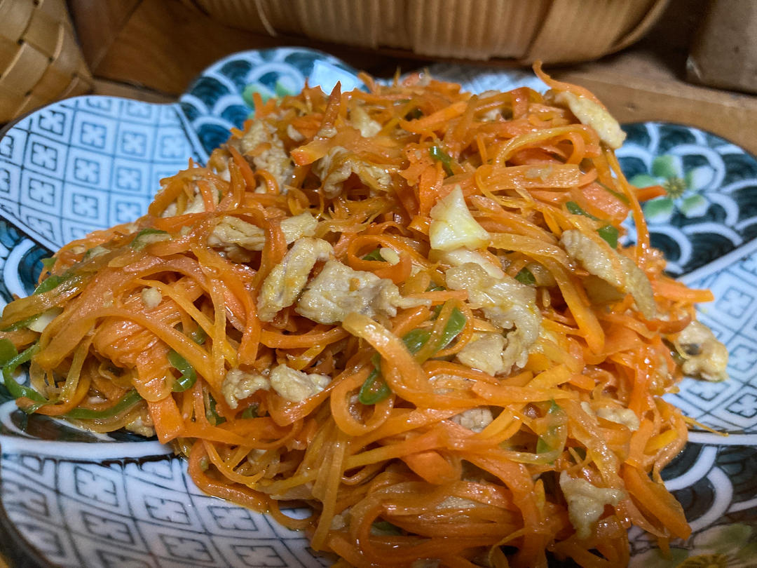 超级下饭胡萝卜丝炒肉