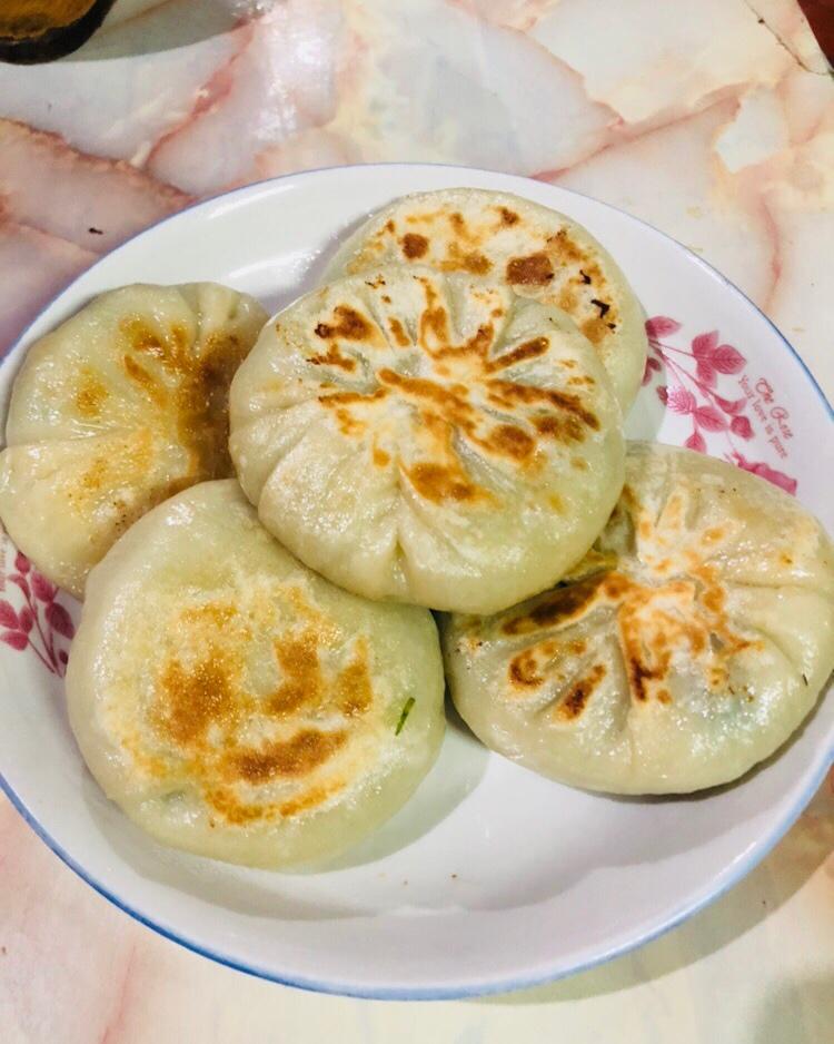 皮薄馅大～韭菜鸡蛋饼