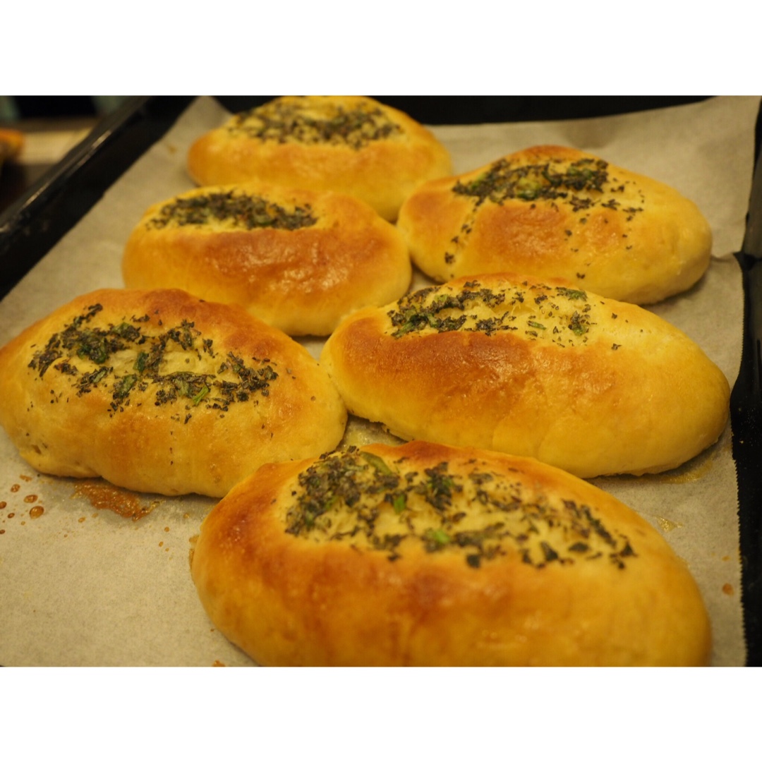 迟头头做的欧芹鲜奶面包