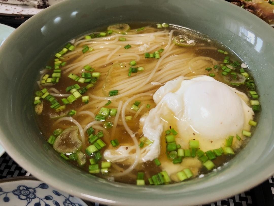 超级简单的清汤面🍜