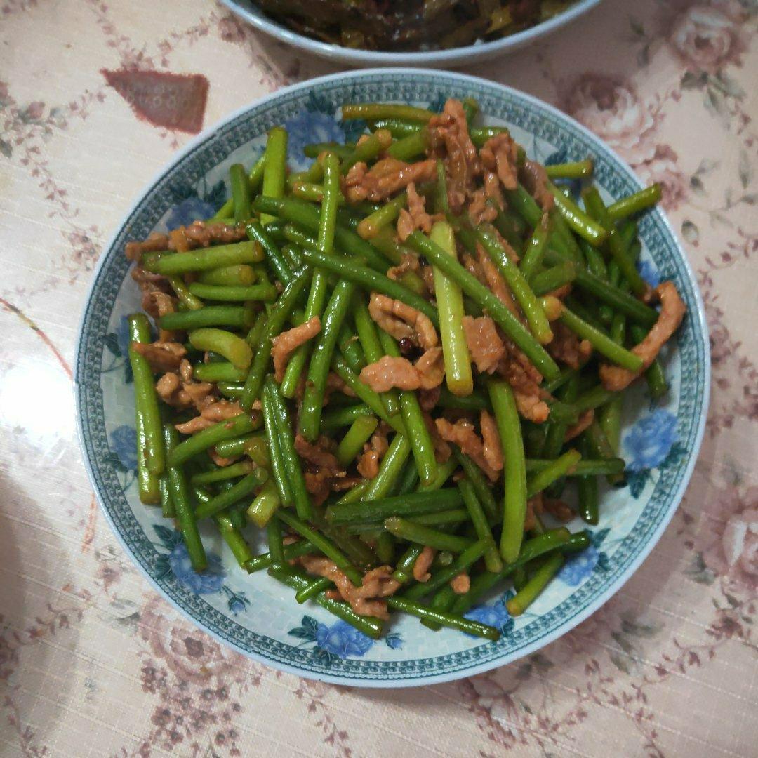 蒜薹炒肉丝