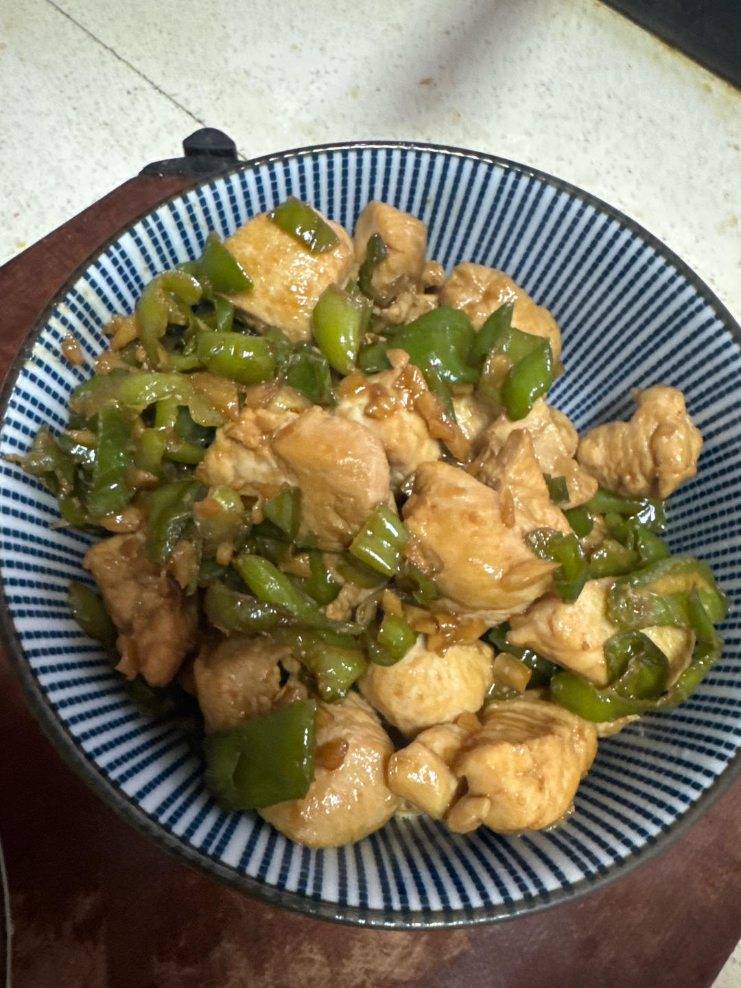 尖椒鸡丁(保持肉很嫩的窍门)