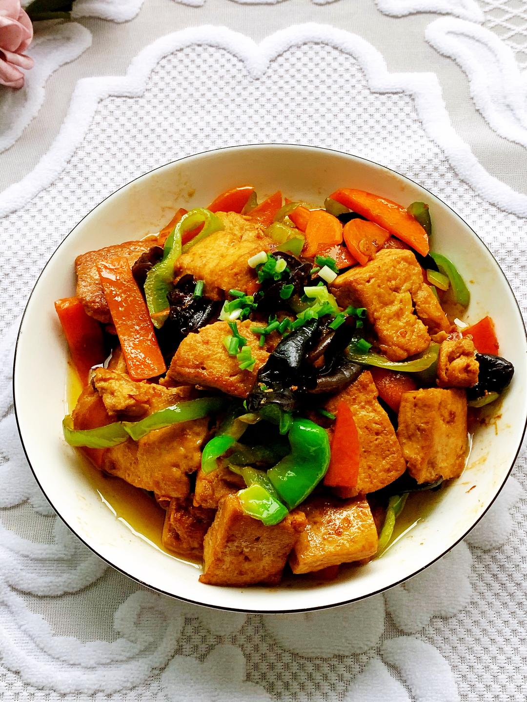 比肉好吃百倍的素烧豆腐的做法