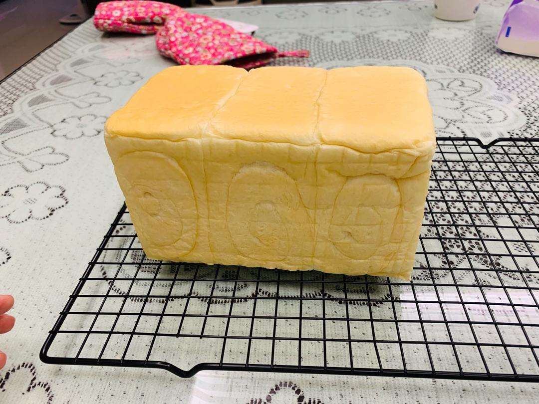 软到拿不起来的生吐司