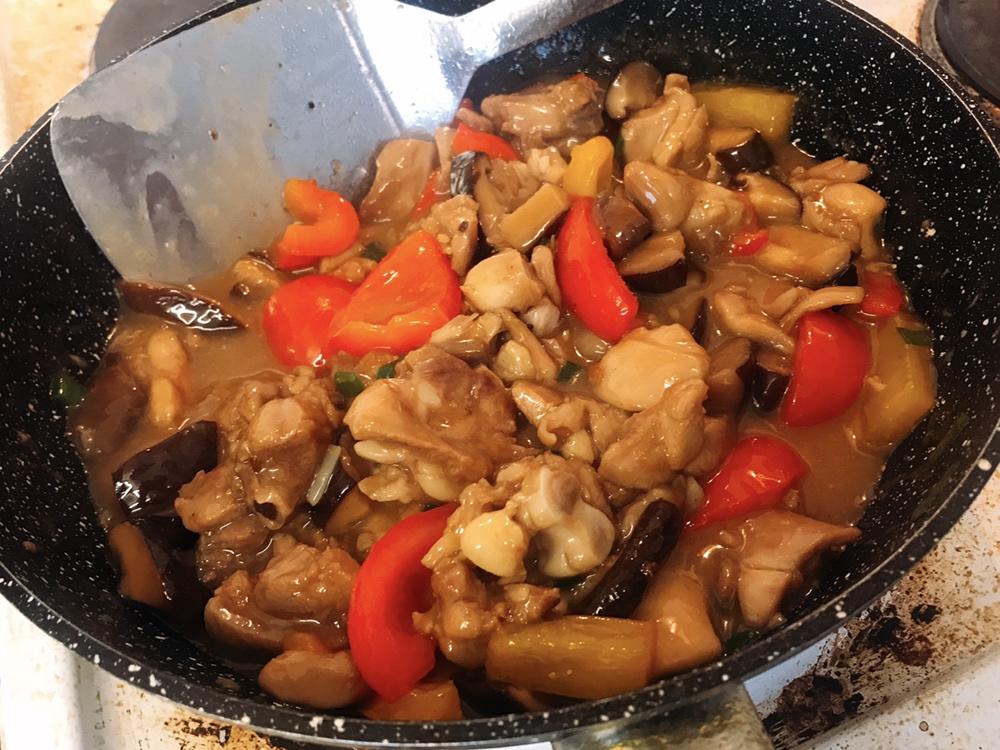 黄焖鸡米饭