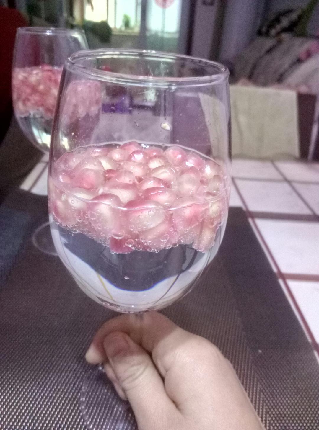 石榴苏打水