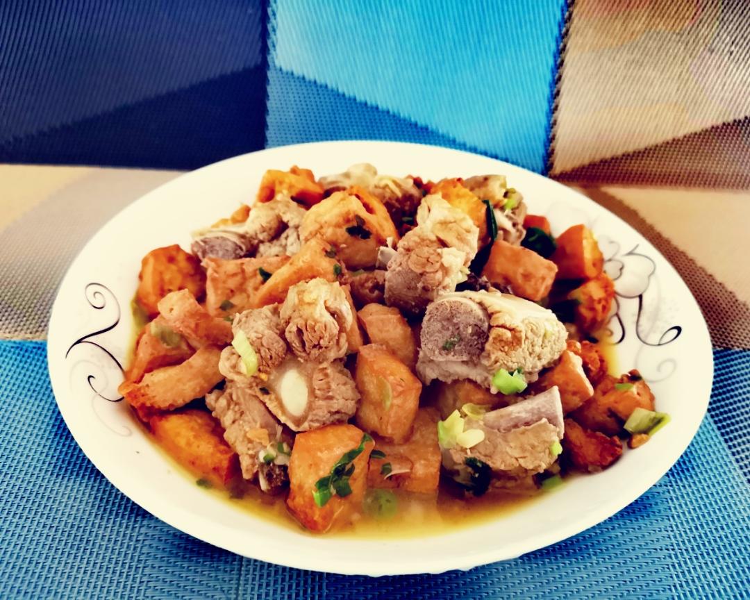 豆腐泡炖排骨