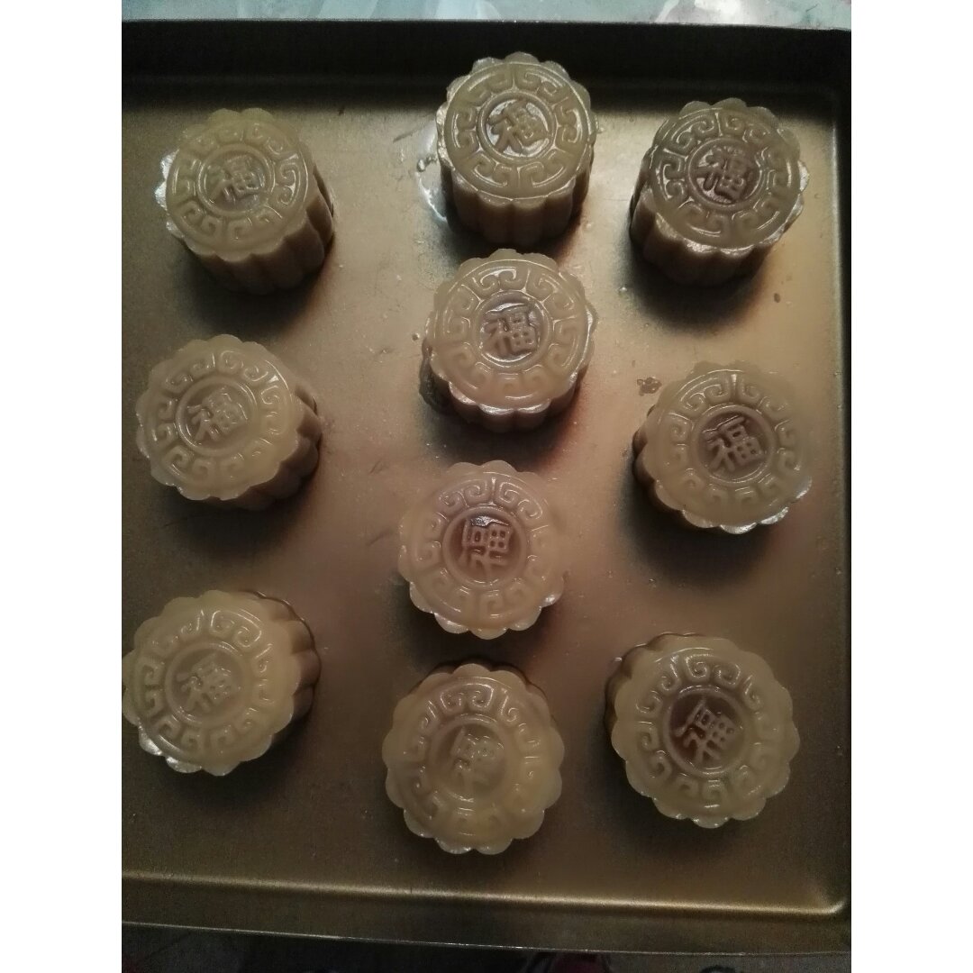 广式月饼－－蛋黄豆沙月饼