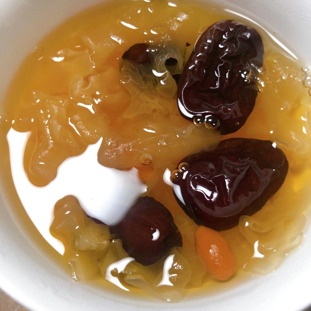 甜糯银耳羹