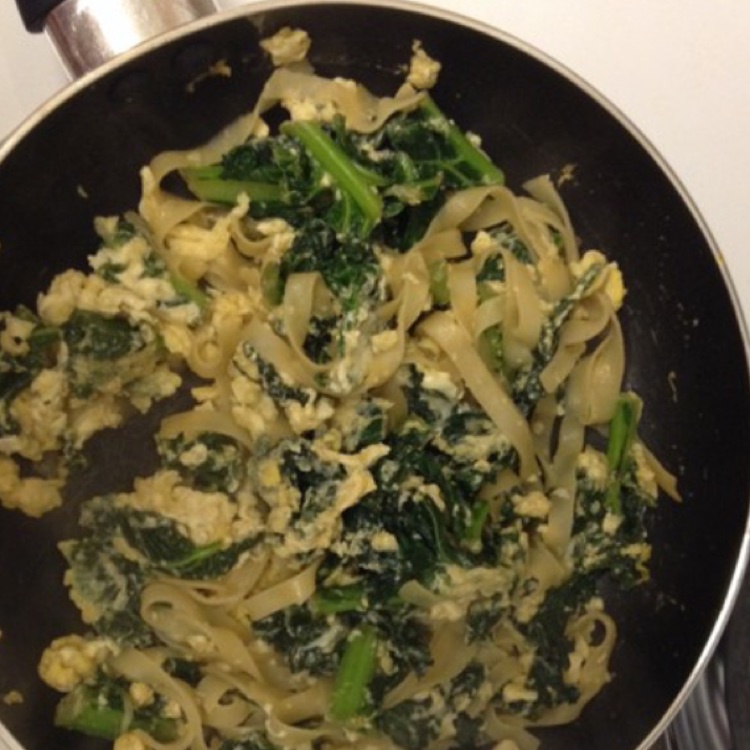 羽衣甘蓝炒蛋炒米粉