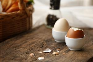 【原麦早餐】西卡普：水煮蛋配鳀鱼战士的做法 步骤6