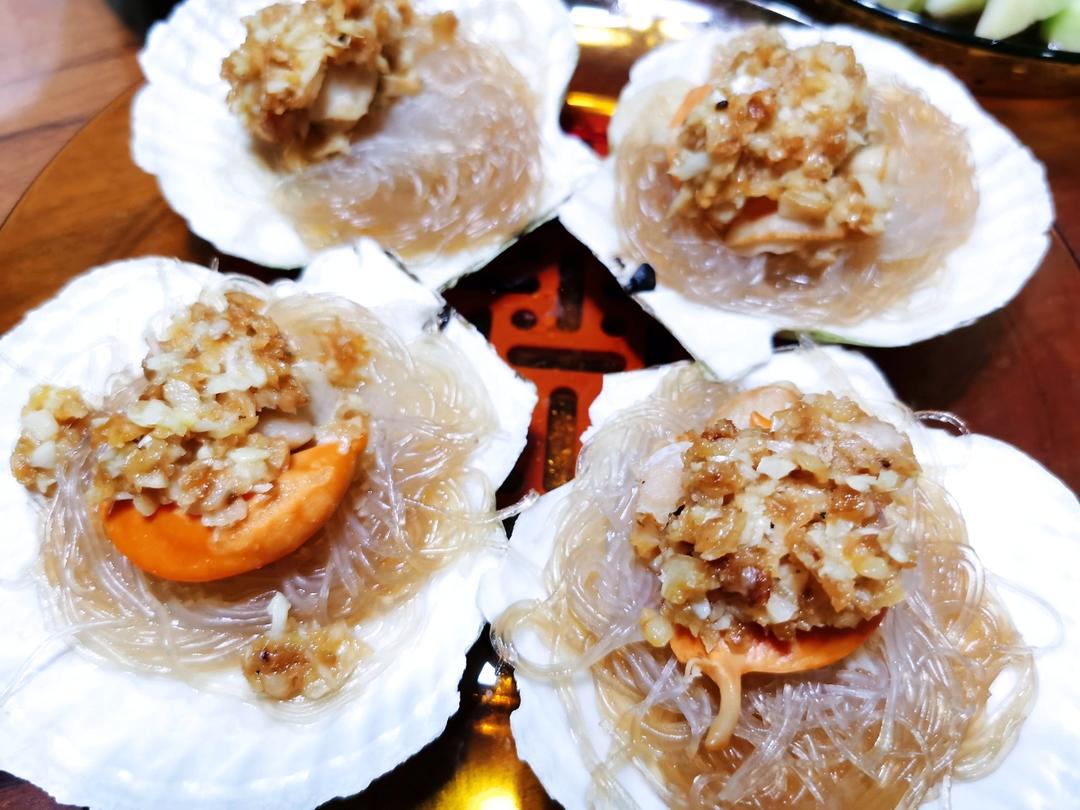 蒜蓉粉丝蒸扇贝粉丝入味有诀窍