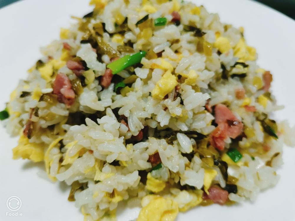 雪菜蛋炒饭
