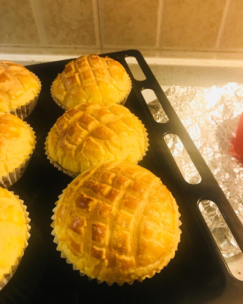 好吃到炸裂的港式菠萝包（附带制作酥皮的小视频）