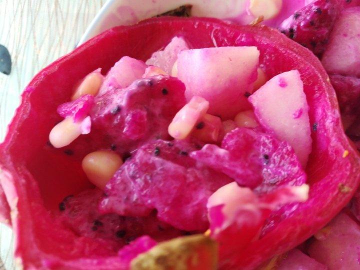 酸奶火龙果沙拉