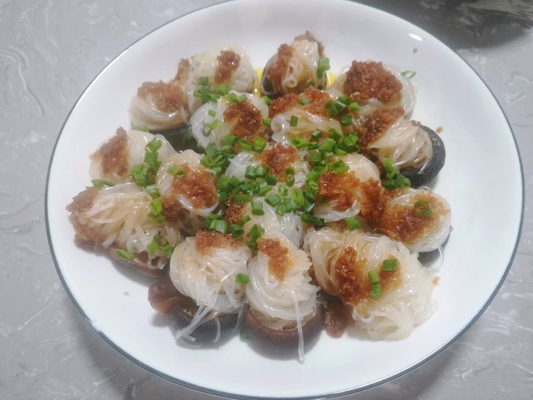 简单好吃的  蒜蓉粉丝蒸香菇