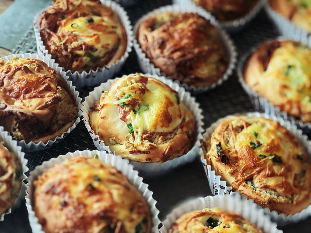 【低卡】肉松培根香葱包的做法 步骤15