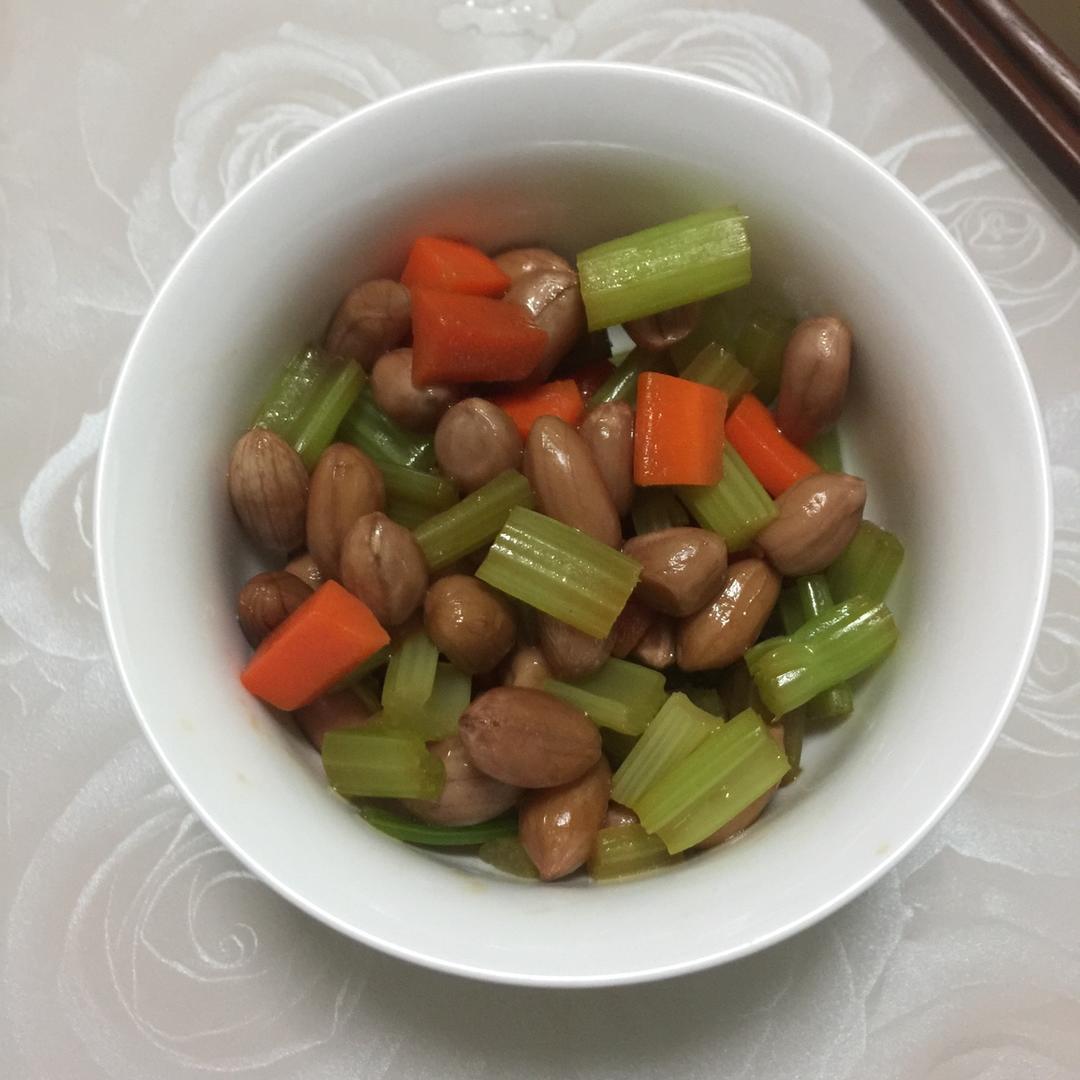 凉拌芹菜花生米胡萝卜