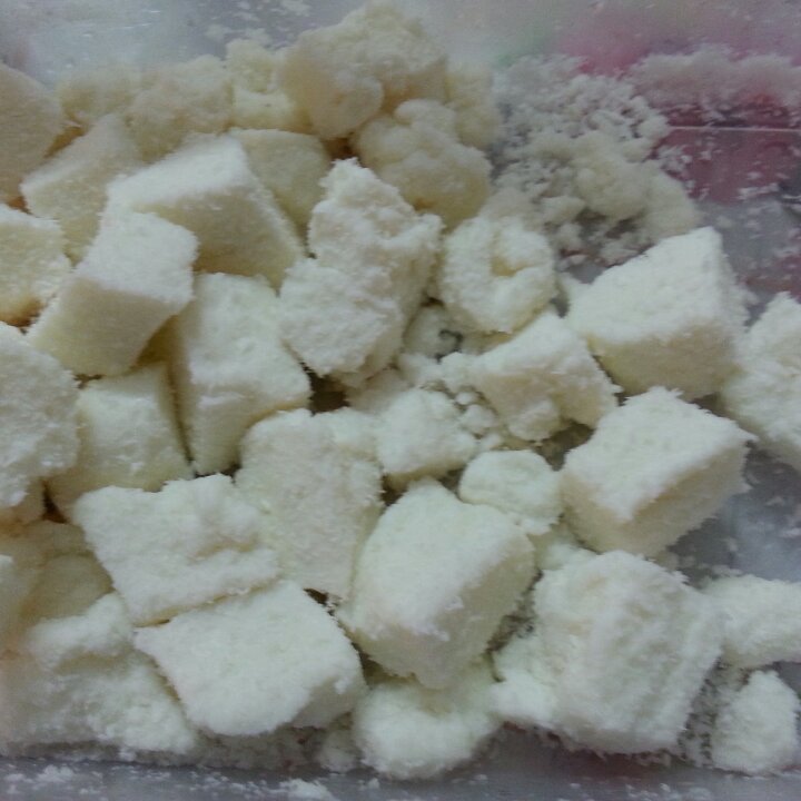 椰丝牛奶小方糕
