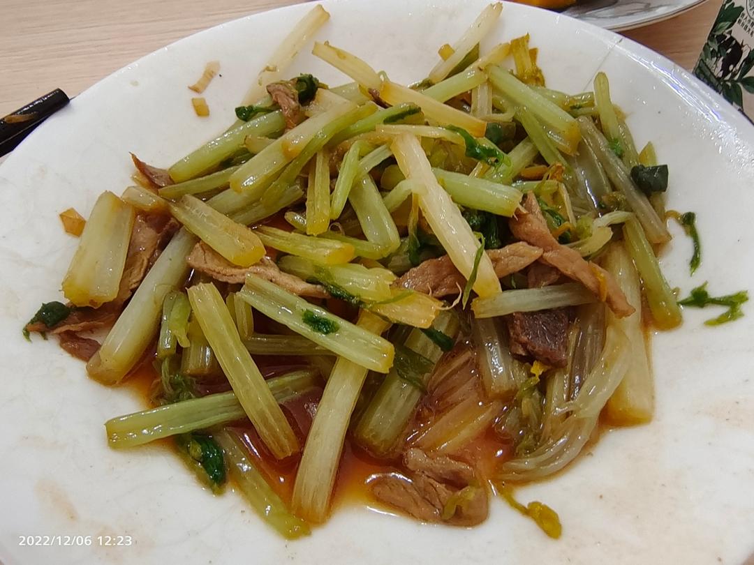 下饭芹菜炒肉