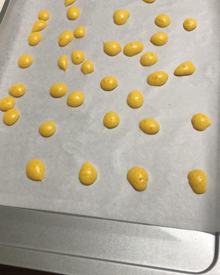 蛋黄溶豆