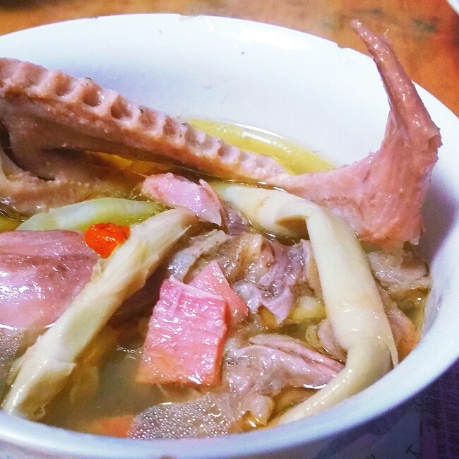 竹笋老鸭煲
