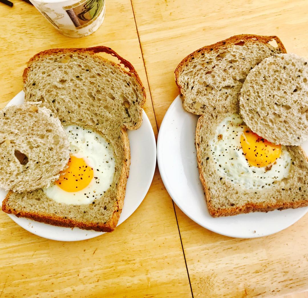 荷包蛋土司