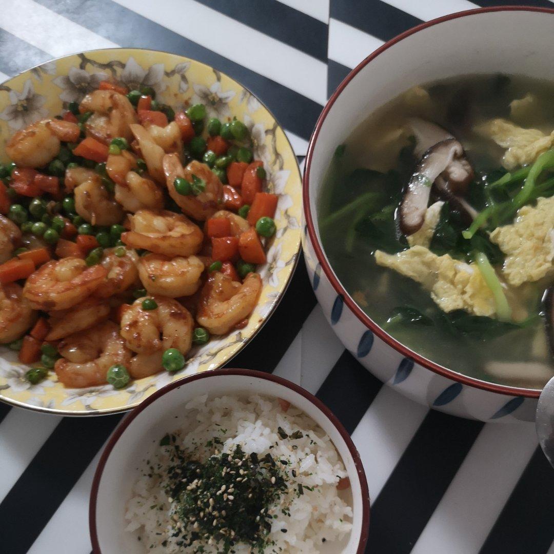 快手解腻汤：鸡毛菜鸡蛋汤