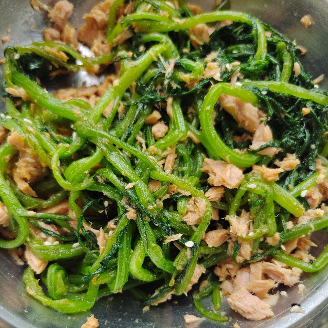 金枪鱼拌茼蒿