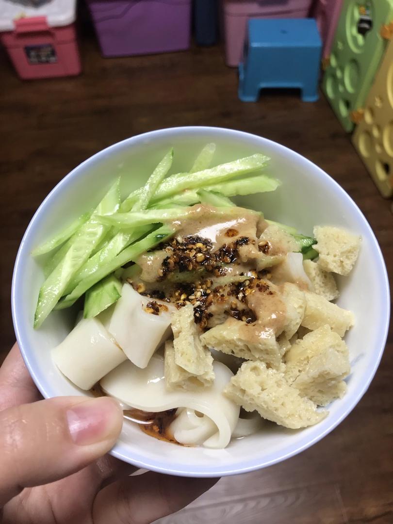 凉皮-家庭自制（告诉你自己做更劲道的秘诀）