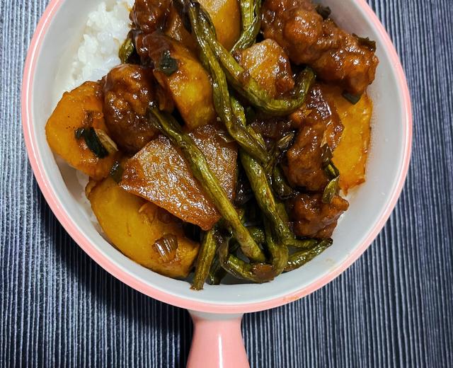 土豆焖豆角的做法
